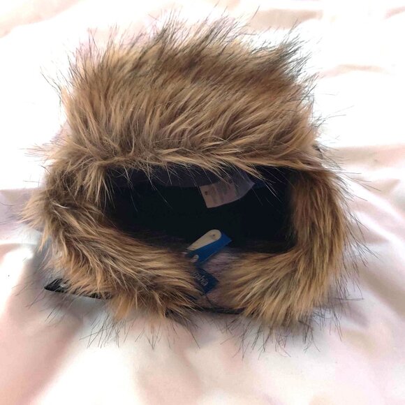 Columbia Unisex Black Winter Hat with Faux Fur, size S/M, NWT - Picture 2 of 2